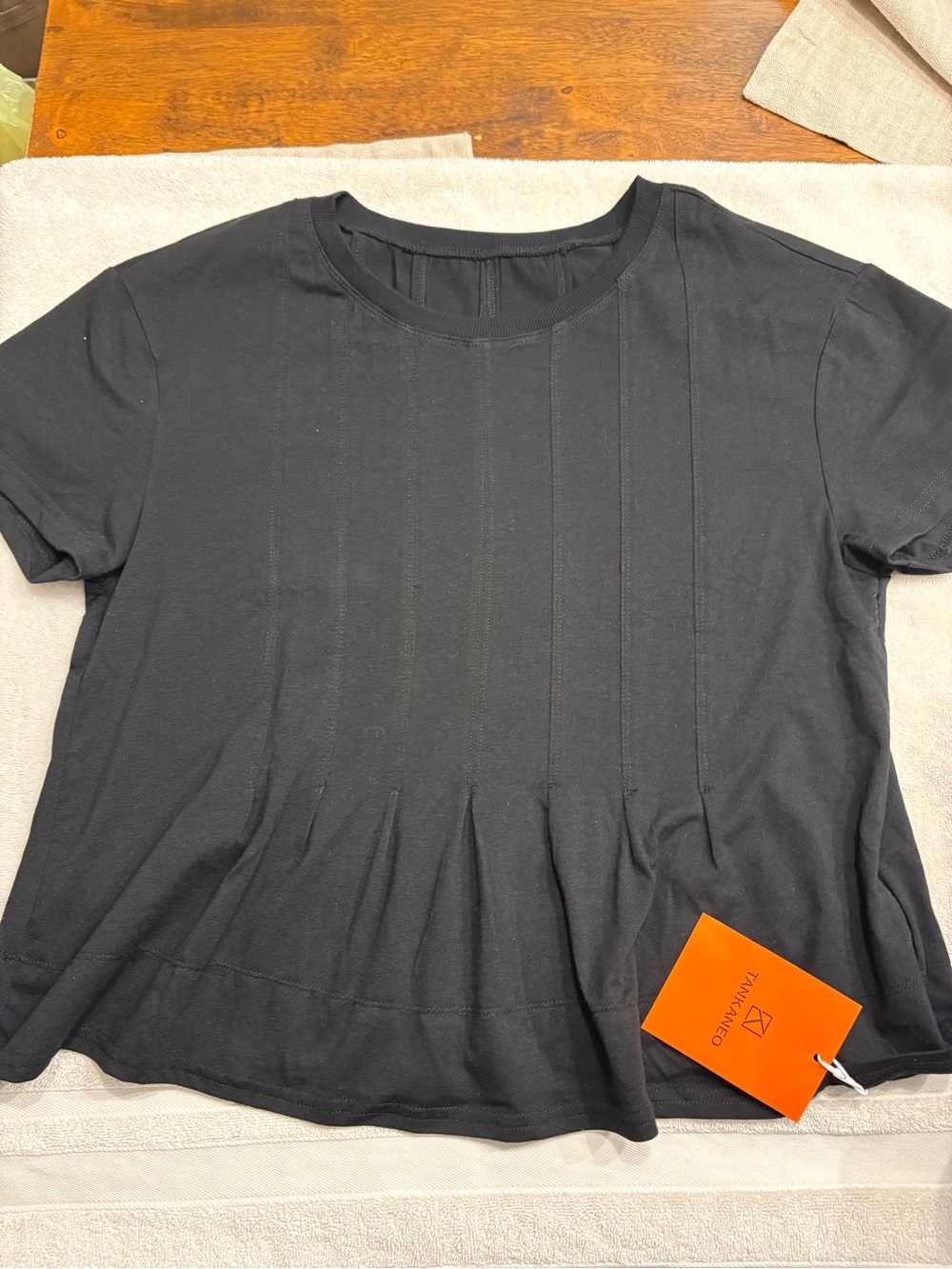 Black Short Sleeve Pleated Hem Top Medium